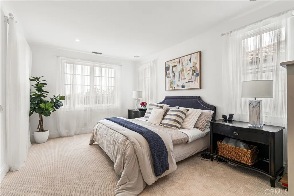 320 Heliotrope Avenue, Corona Del Mar, California 92625 home-pic-33