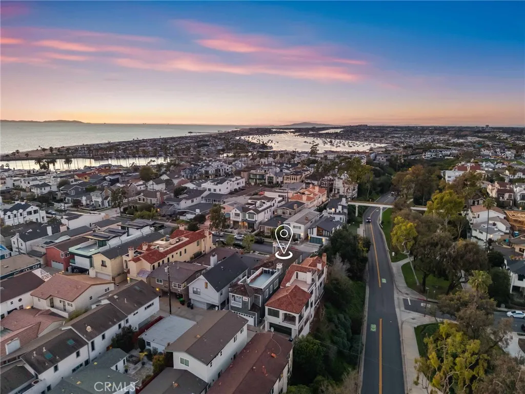320 Heliotrope Avenue, Corona Del Mar, California 92625 home-pic-5