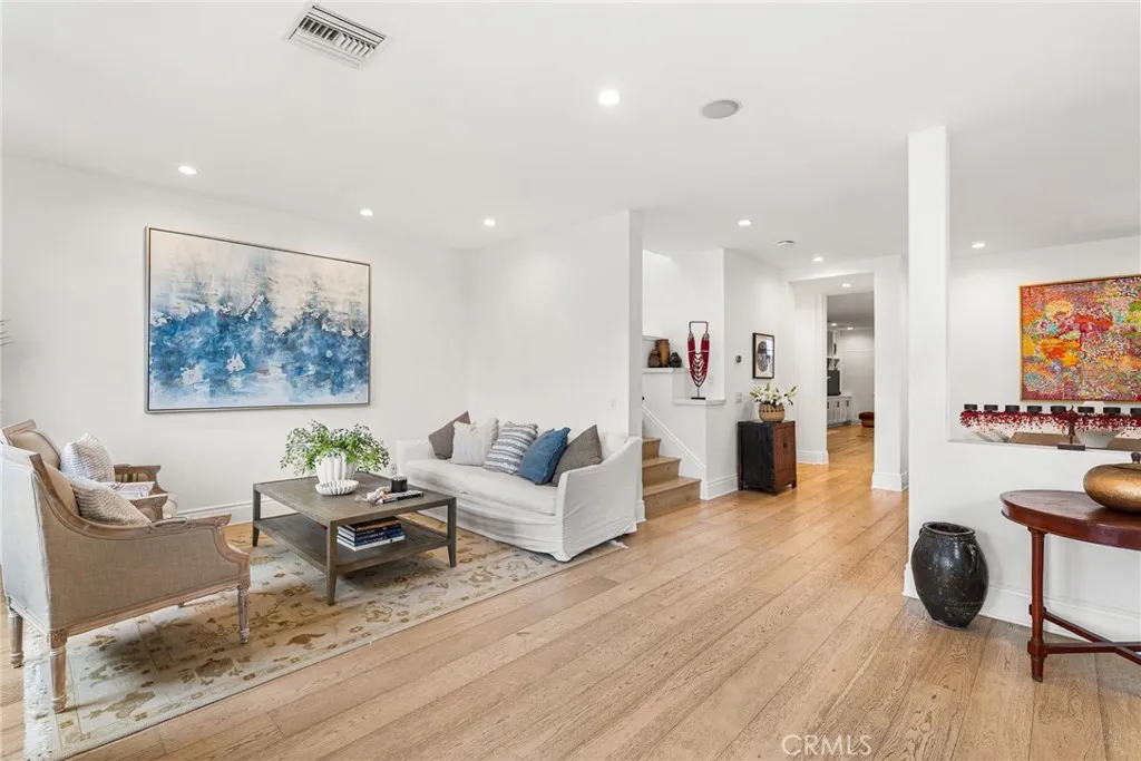 320 Heliotrope Avenue, Corona Del Mar, California 92625 home-pic-15