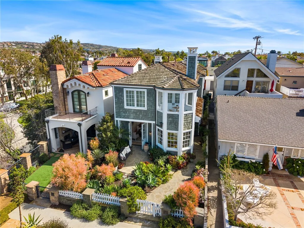 320 Heliotrope Avenue, Corona Del Mar, California 92625 home-pic-68