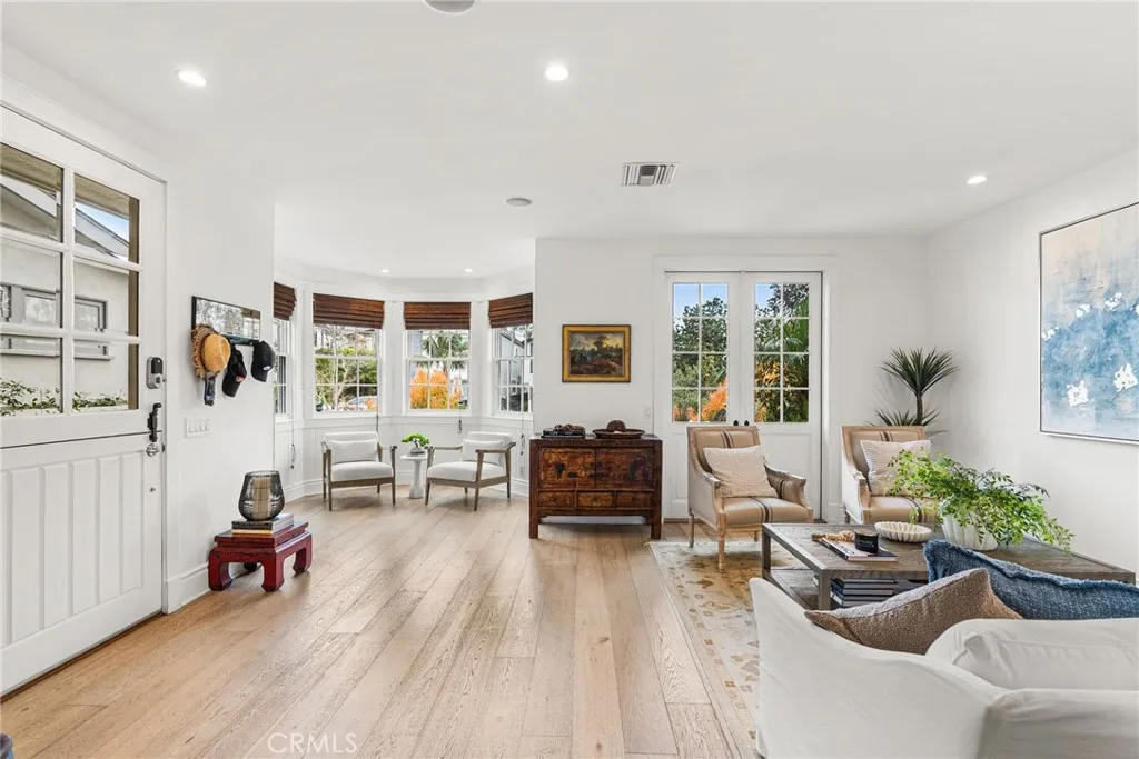 320 Heliotrope Avenue, Corona Del Mar, California 92625 home-pic-8