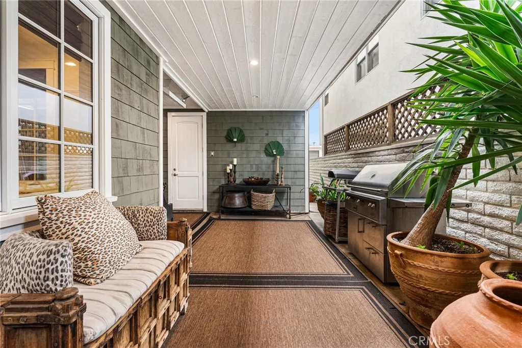320 Heliotrope Avenue, Corona Del Mar, California 92625 home-pic-30