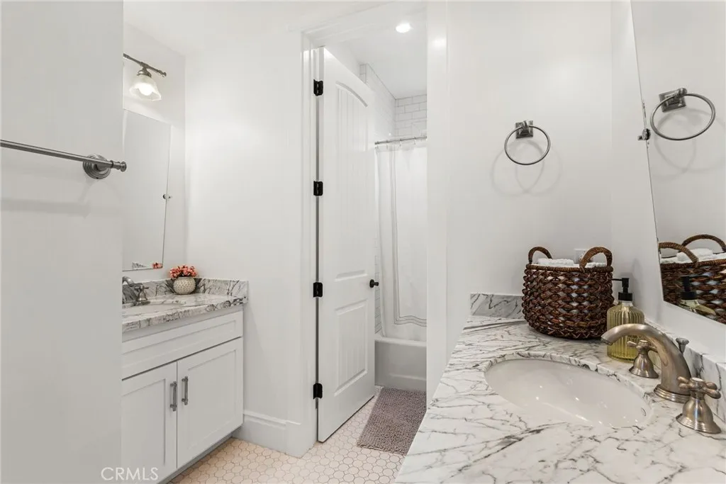 320 Heliotrope Avenue, Corona Del Mar, California 92625 home-pic-46