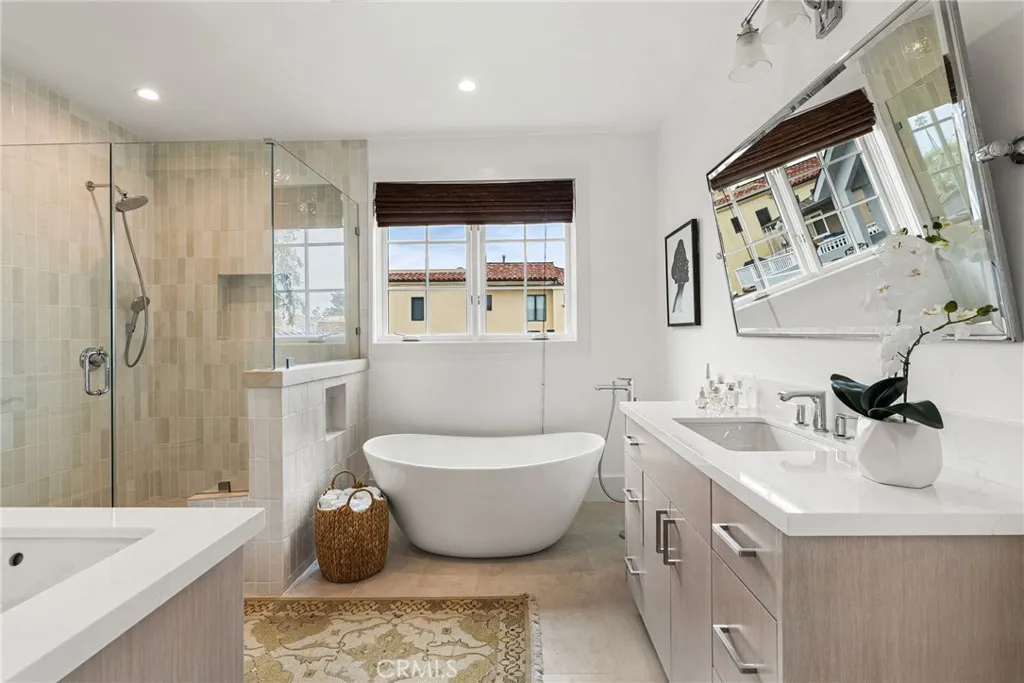 320 Heliotrope Avenue, Corona Del Mar, California 92625 home-pic-37