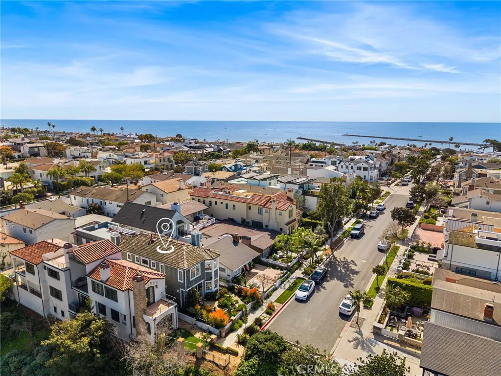 320 Heliotrope Avenue, Corona Del Mar, California 92625 home-pic-1