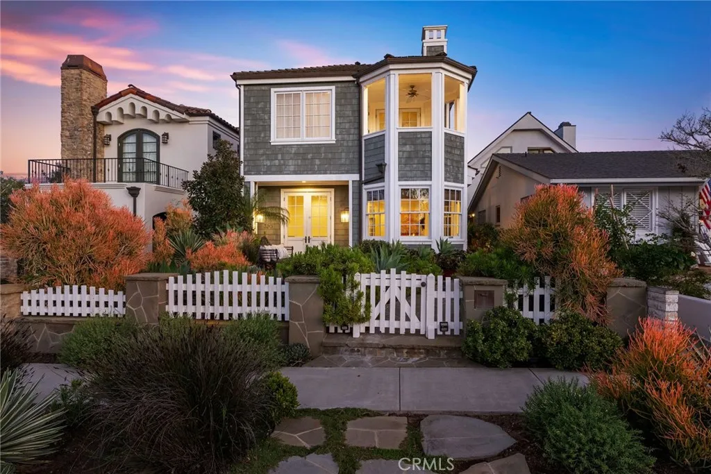 320 Heliotrope Avenue, Corona Del Mar, California 92625 home-pic-66
