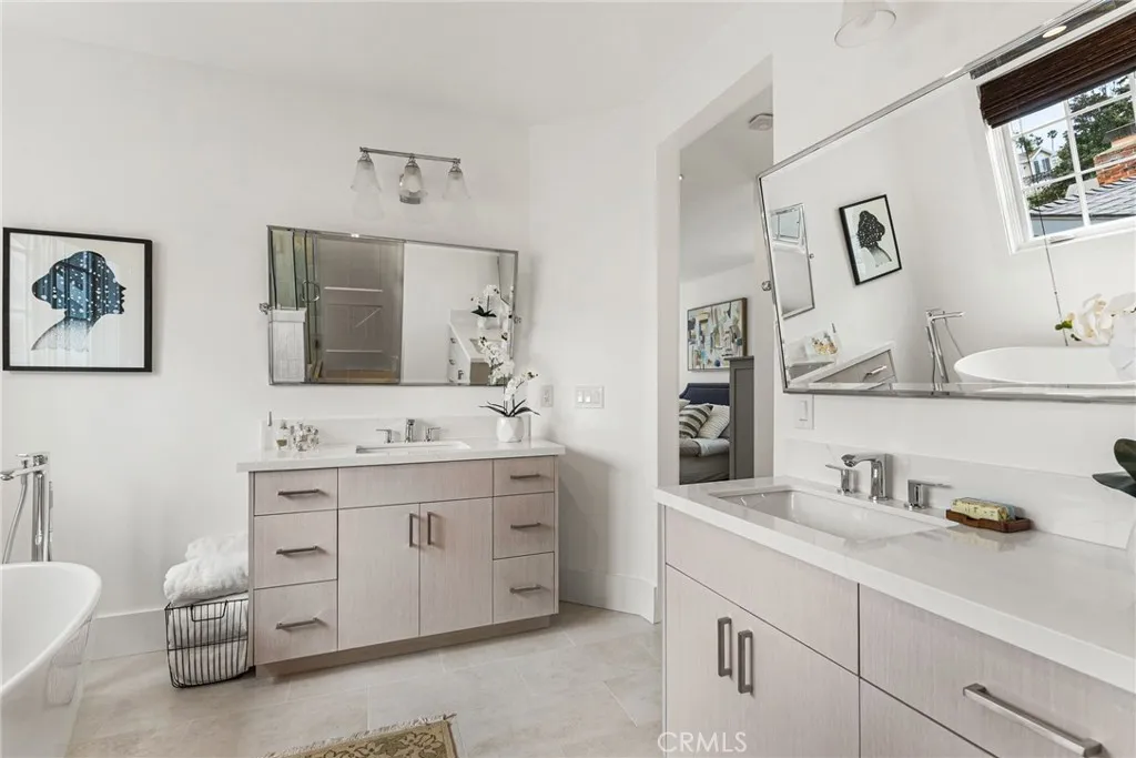 320 Heliotrope Avenue, Corona Del Mar, California 92625 home-pic-38
