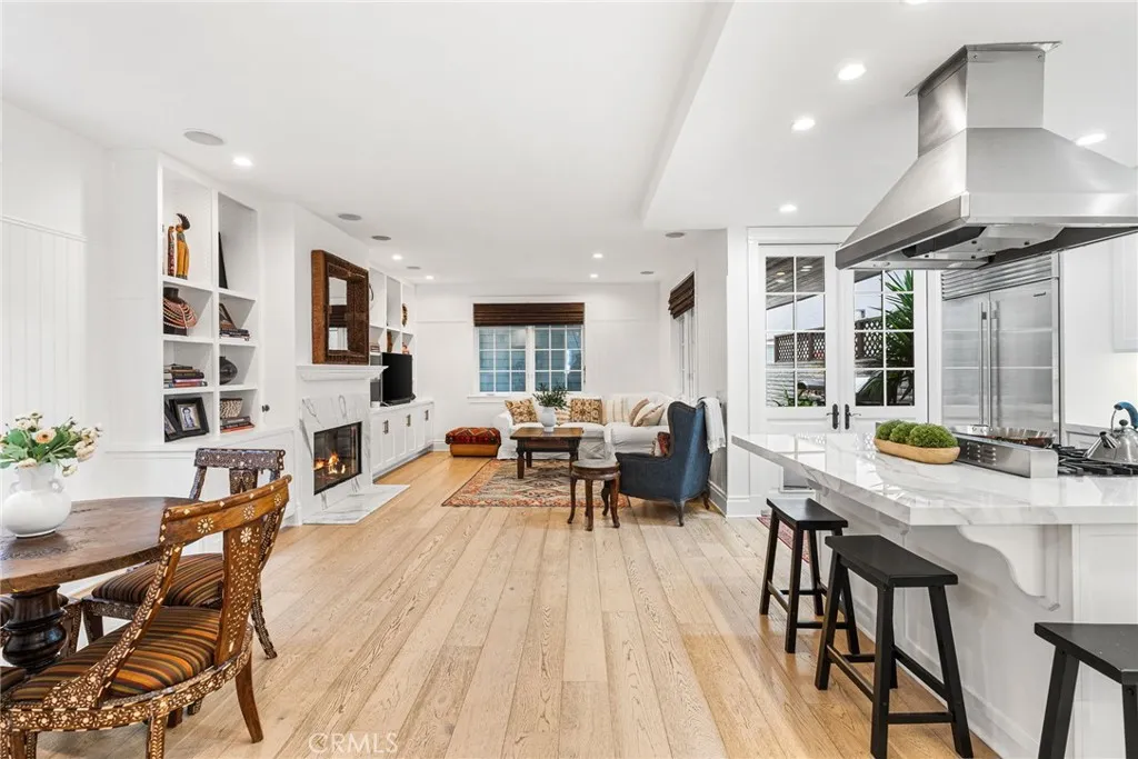 320 Heliotrope Avenue, Corona Del Mar, California 92625 home-pic-24