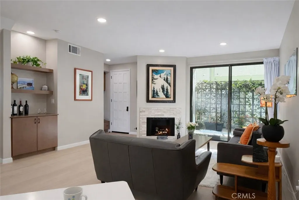 1108 18th Street 7, Santa Monica, California 90403 home-pic-2