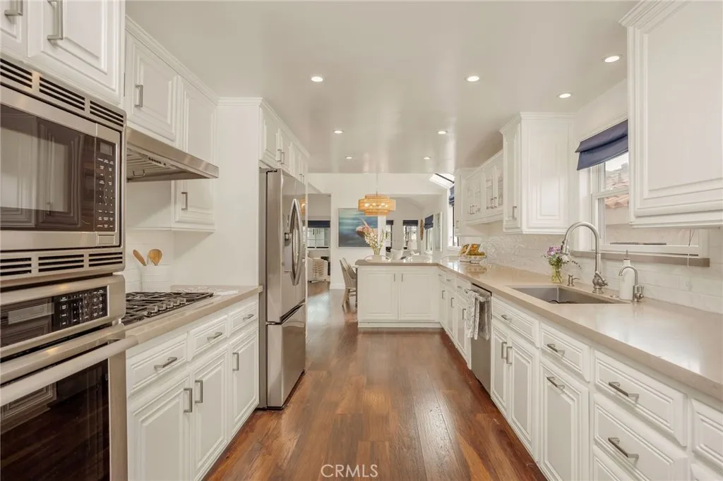 521 13th Street, Manhattan Beach, California 90266 home-pic-10