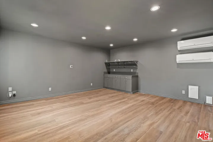 4530 Bakman Avenue, North Hollywood, California 91602