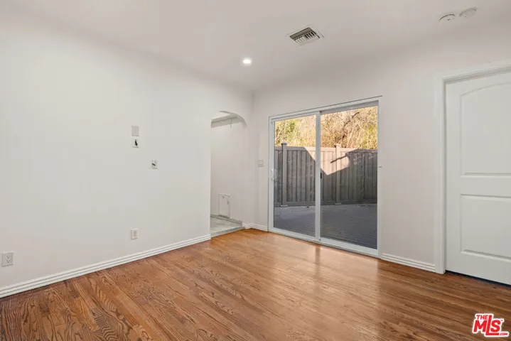 4530 Bakman Avenue, North Hollywood, California 91602