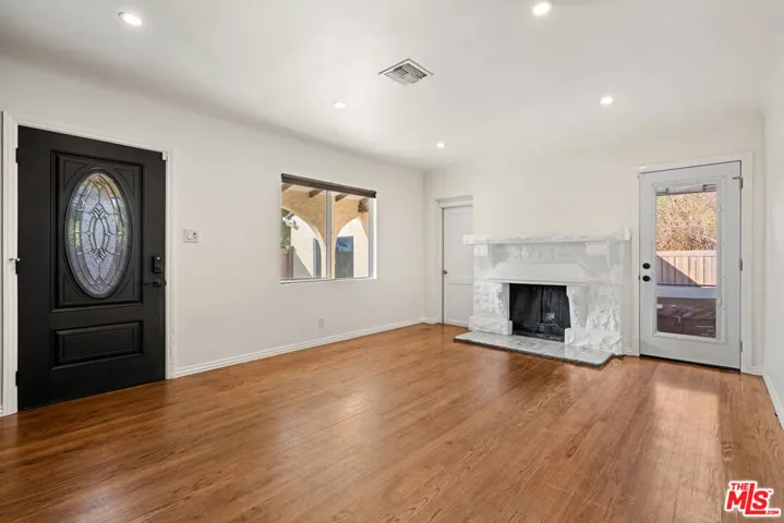 4530 Bakman Avenue, North Hollywood, California 91602