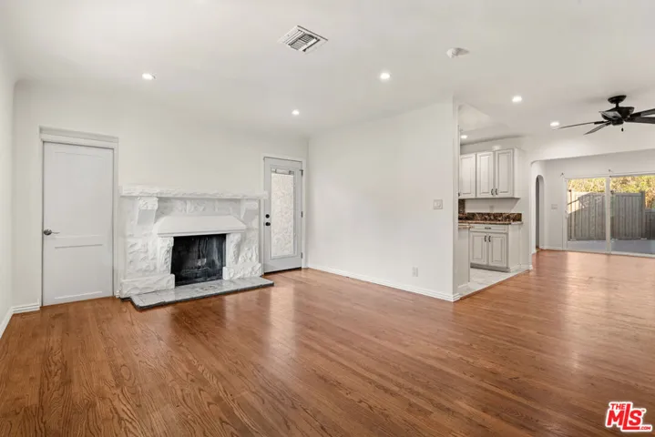 4530 Bakman Avenue, North Hollywood, California 91602