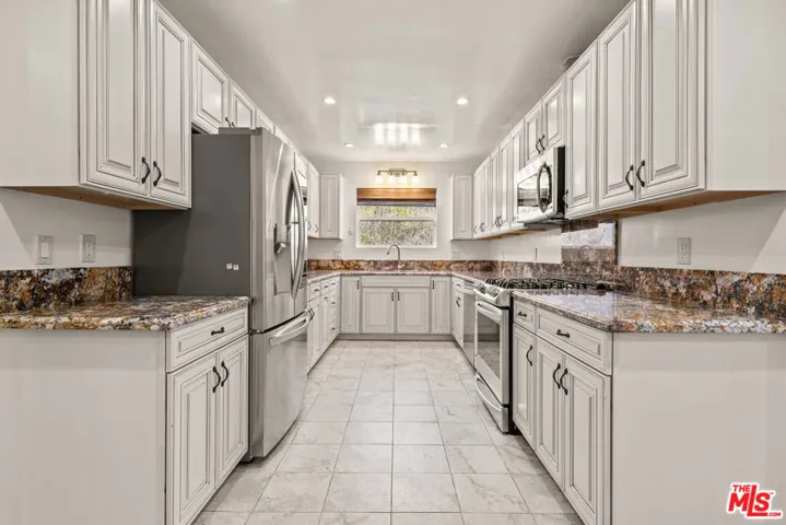4530 Bakman Avenue, North Hollywood, California 91602