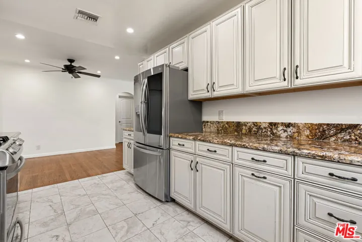4530 Bakman Avenue, North Hollywood, California 91602