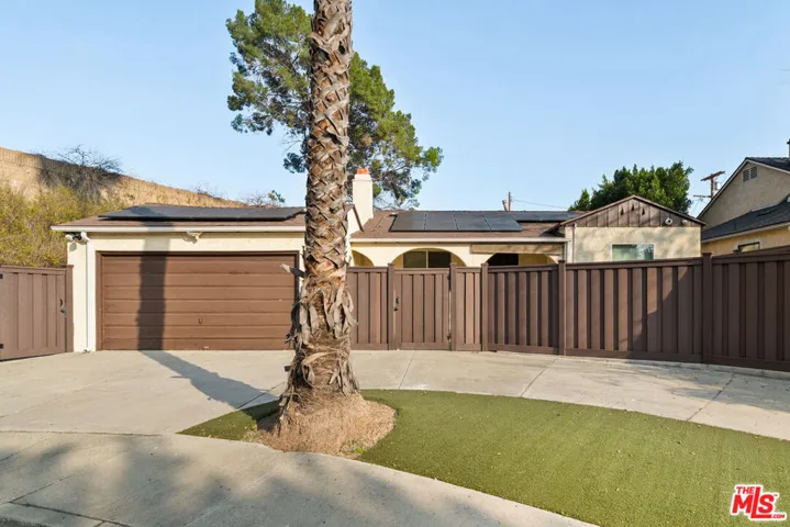 4530 Bakman Avenue, North Hollywood, California 91602