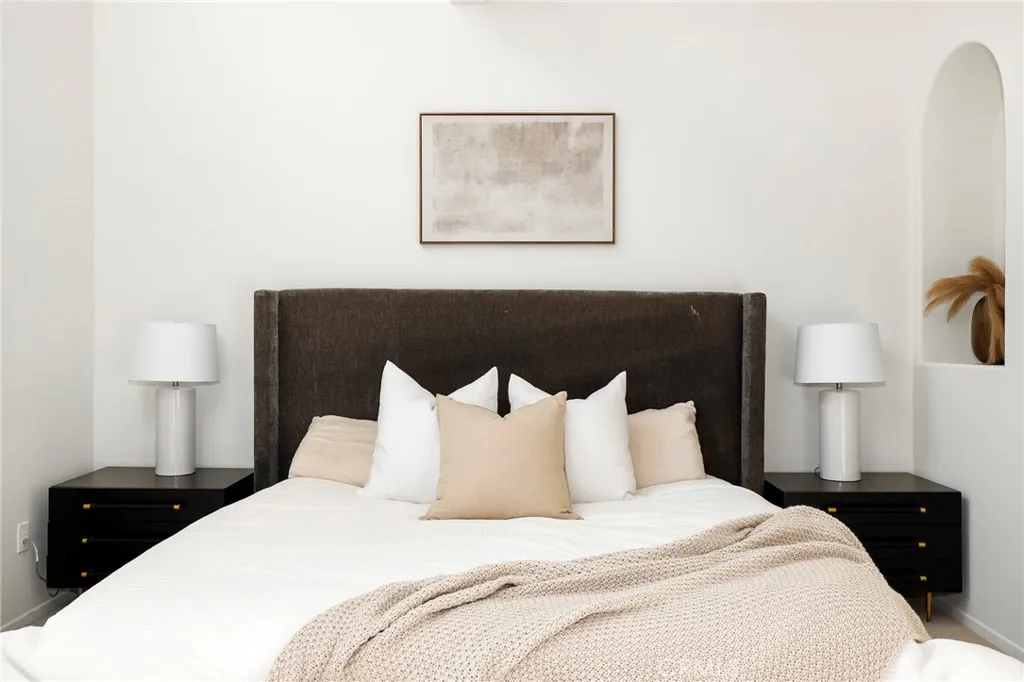 4201 Radford Avenue 3, Studio City, California 91604 home-pic-12