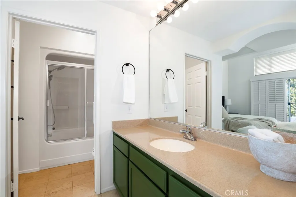 4201 Radford Avenue 3, Studio City, California 91604 home-pic-15