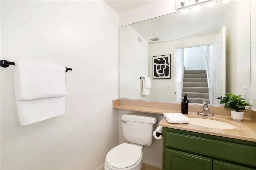 4201 Radford Avenue 3, Studio City, California 91604 home-pic-9