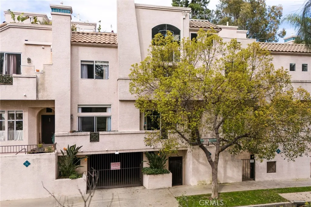 4201 Radford Avenue 3, Studio City, California 91604 home-pic-4