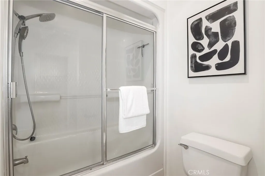 4201 Radford Avenue 3, Studio City, California 91604 home-pic-16