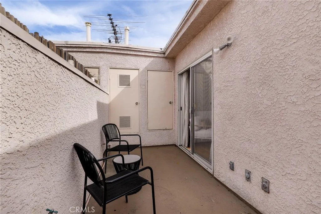 4201 Radford Avenue 3, Studio City, California 91604 home-pic-22