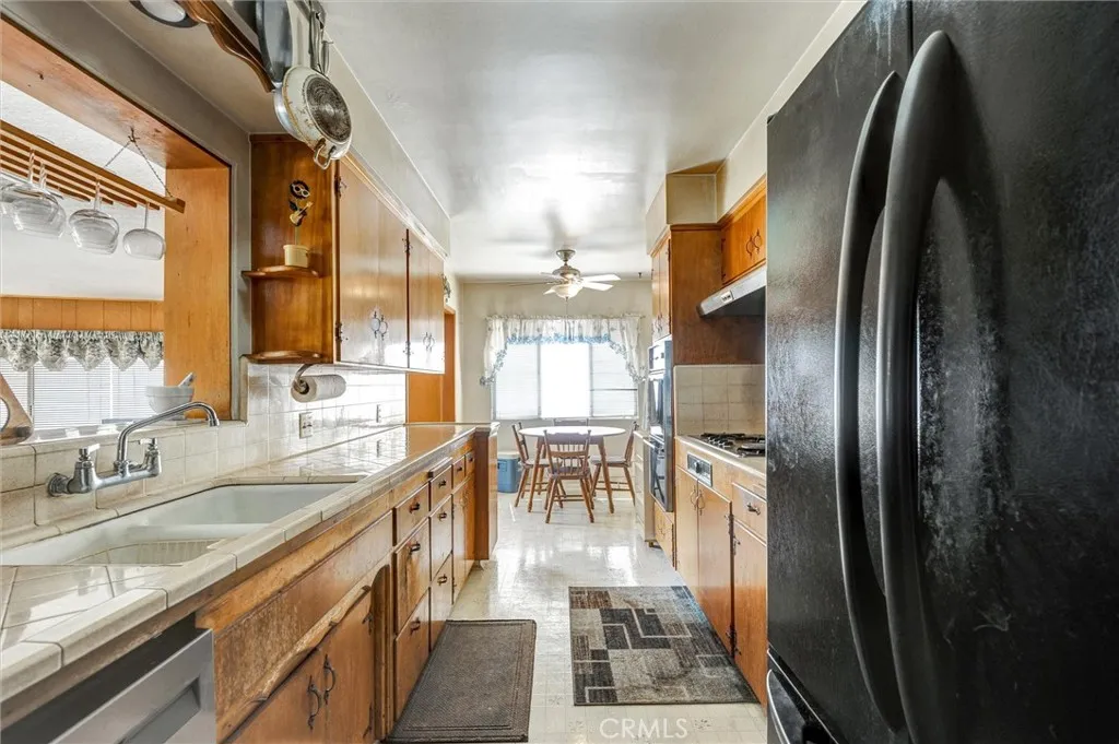 1550 N Bonita Court, Ontario, California 91762 home-pic-13