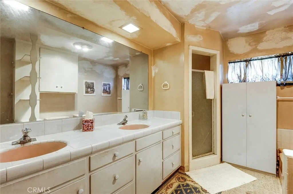 1550 N Bonita Court, Ontario, California 91762 home-pic-20