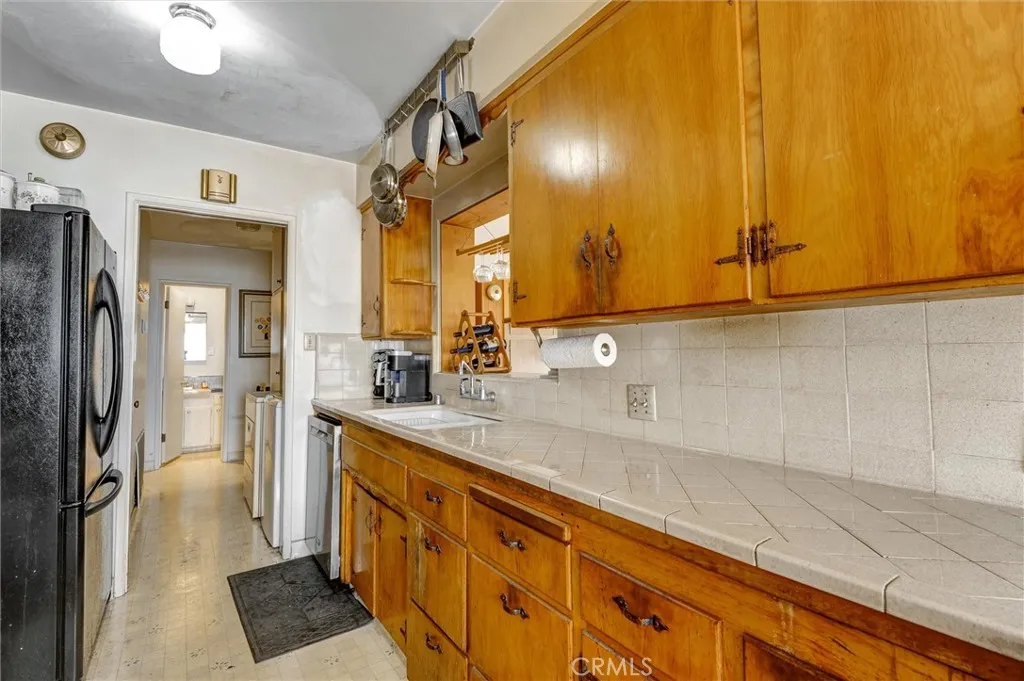 1550 N Bonita Court, Ontario, California 91762 home-pic-12