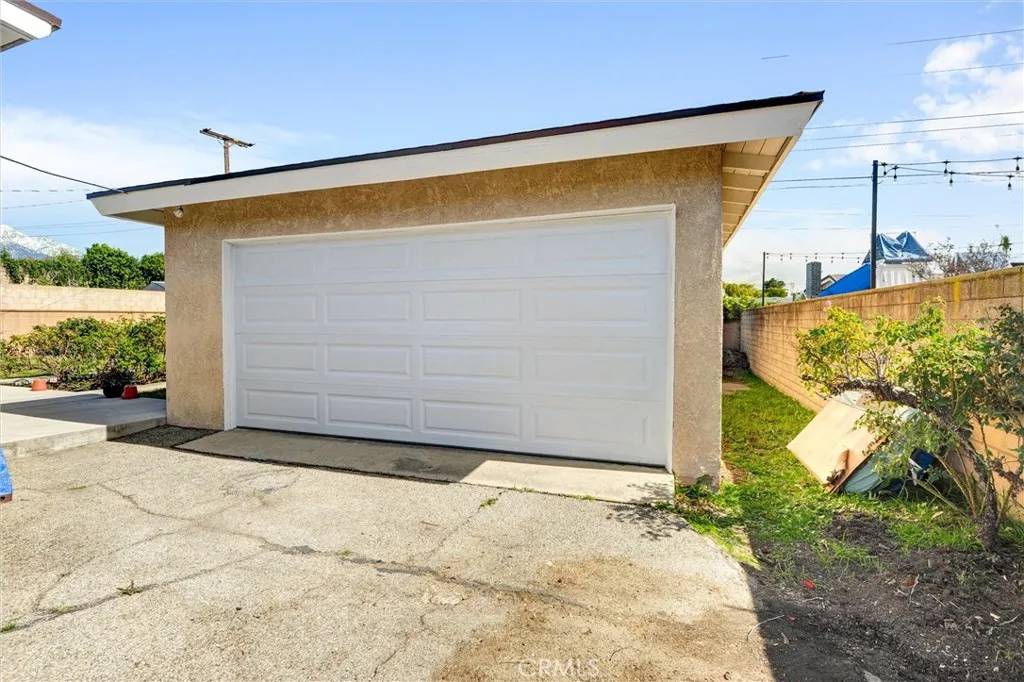 1550 N Bonita Court, Ontario, California 91762 home-pic-29