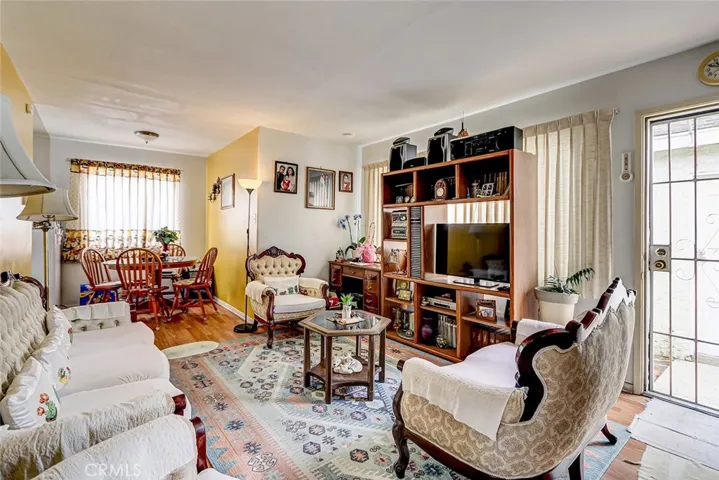 Front unit Living room