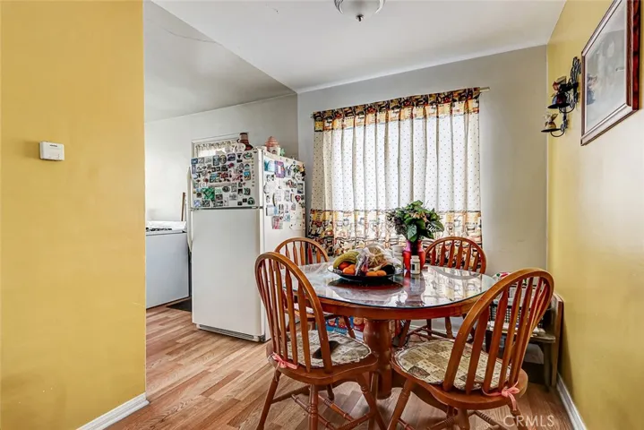 Front unit dining area