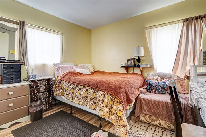 Rear Unit Primary bedroom