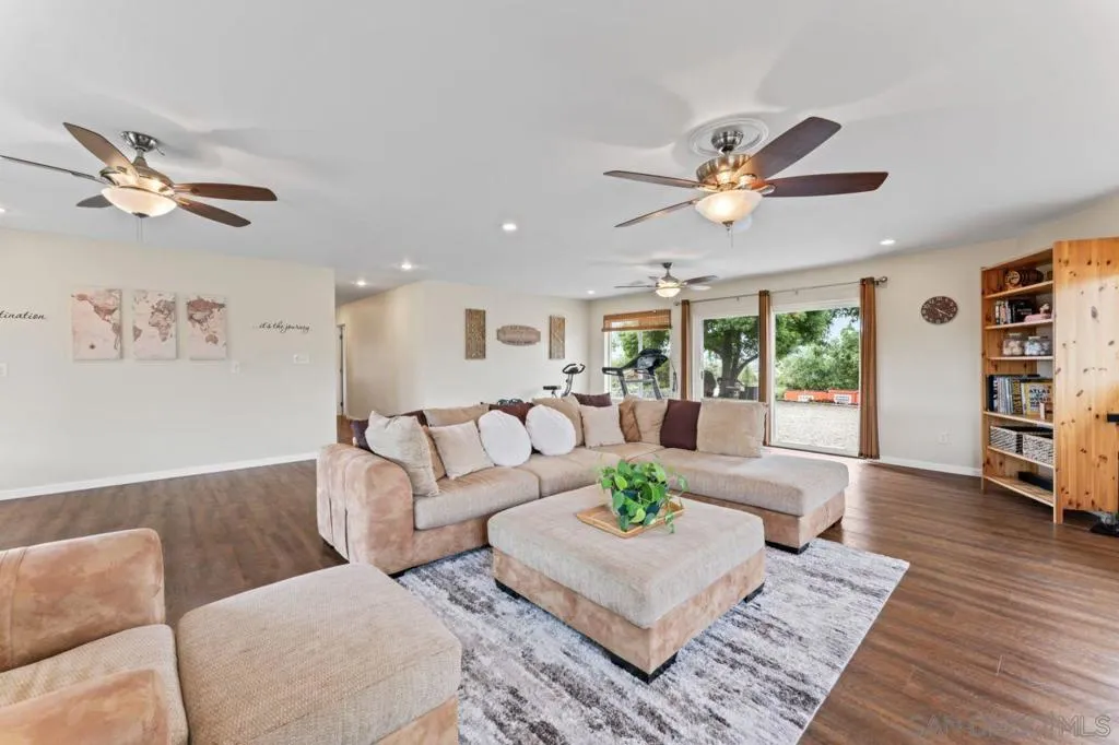 28149 Orange Terrace, Valley Center, California 92082 home-pic-11