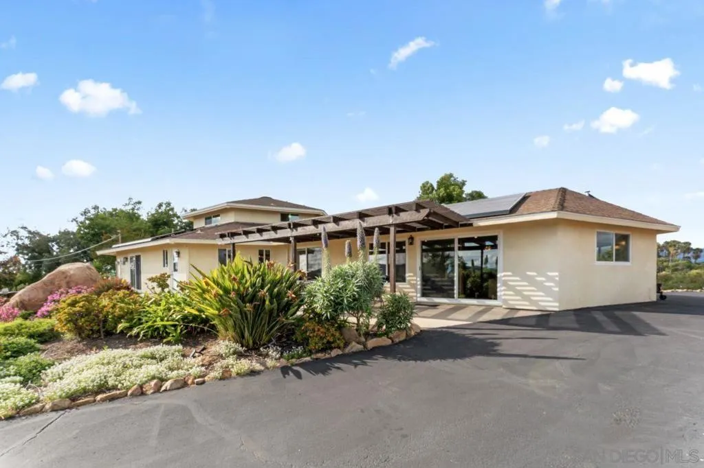 28149 Orange Terrace, Valley Center, California 92082 home-pic-2