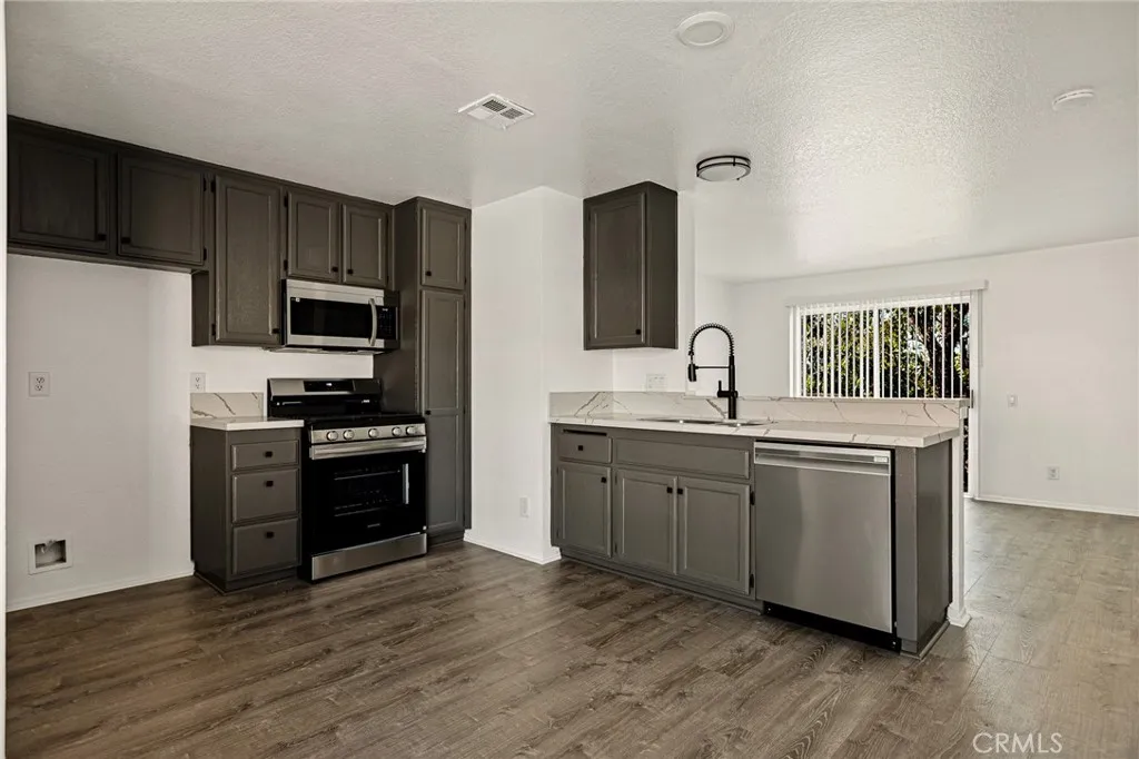 1365 Crafton Avenue, Mentone, California 92359 home-pic-10