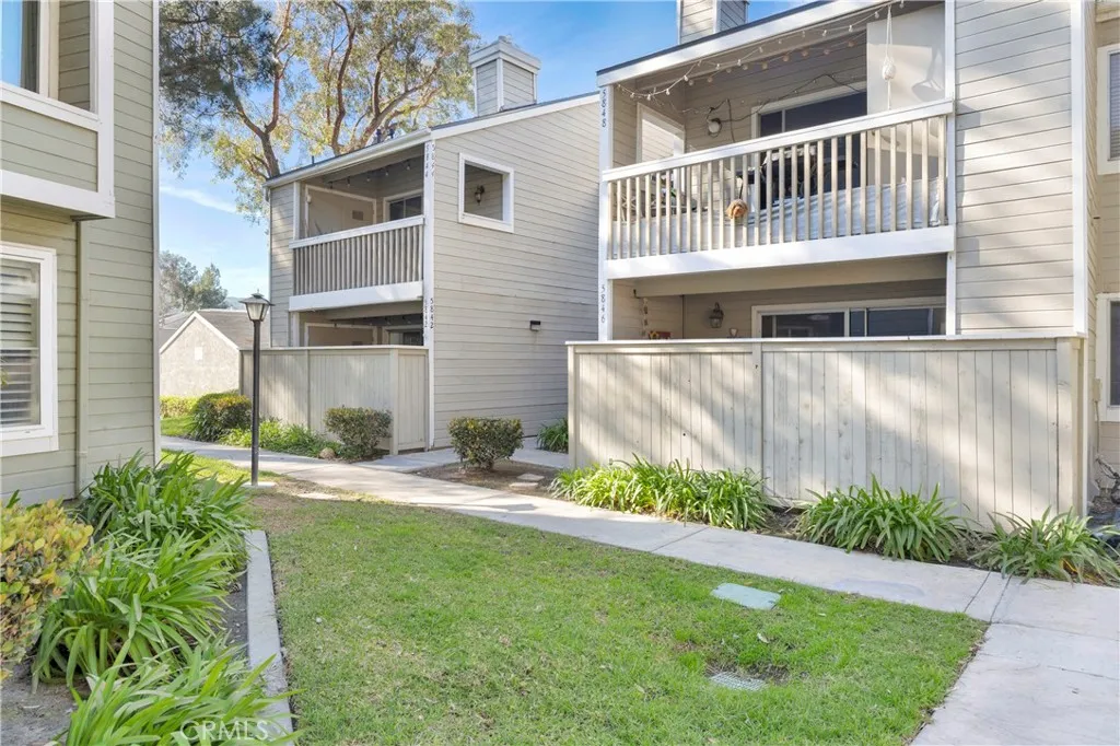 5842 Portsmouth 282, Yorba Linda, California 92887 home-pic-2