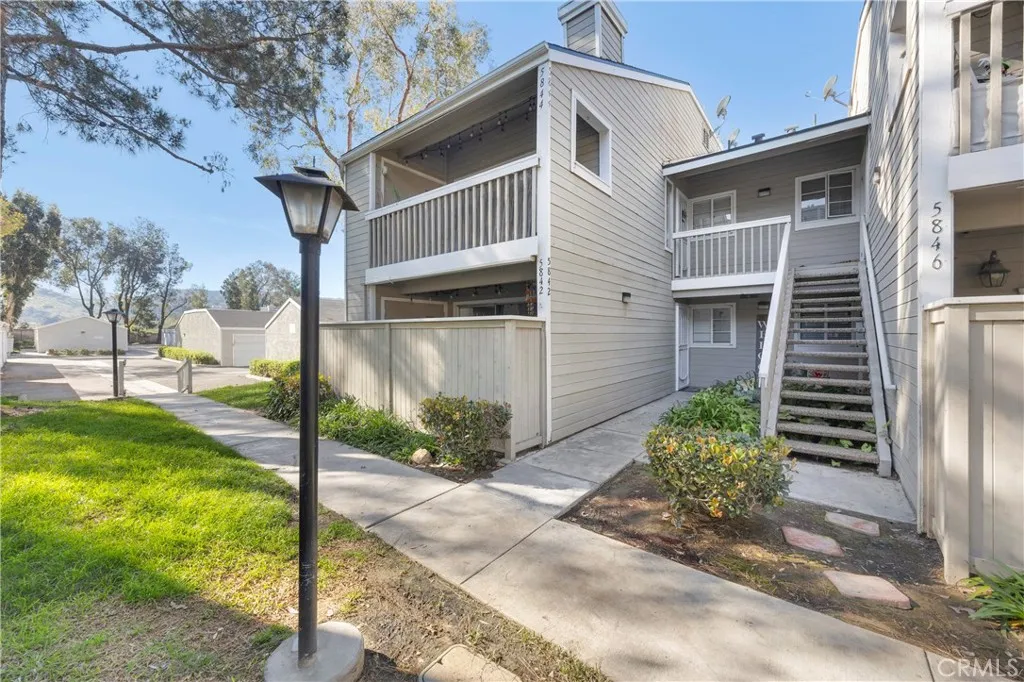 5842 Portsmouth 282, Yorba Linda, California 92887 home-pic-1
