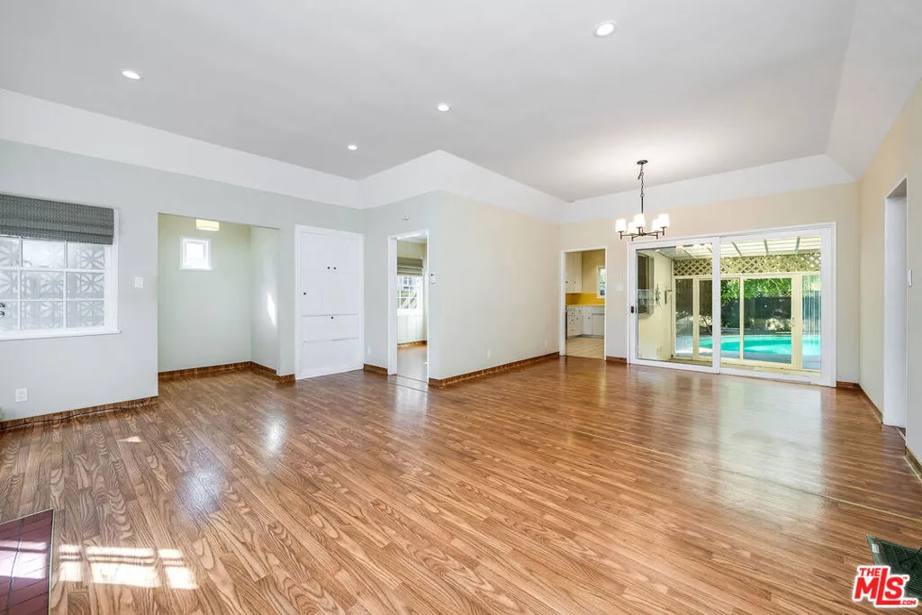 10435 Whipple Street, North Hollywood, California 91602 home-pic-7