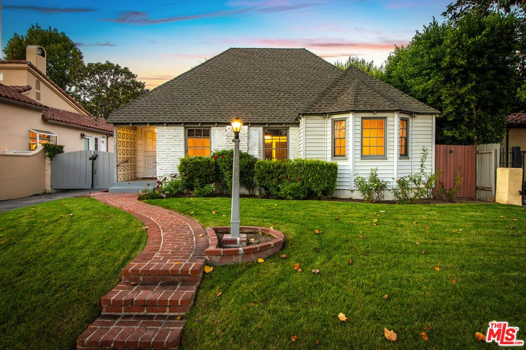 10435 Whipple Street, North Hollywood, California 91602 home-pic-1