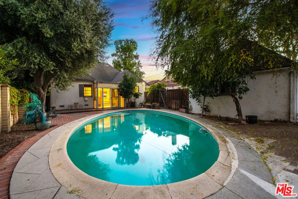 10435 Whipple Street, North Hollywood, California 91602 home-pic-4