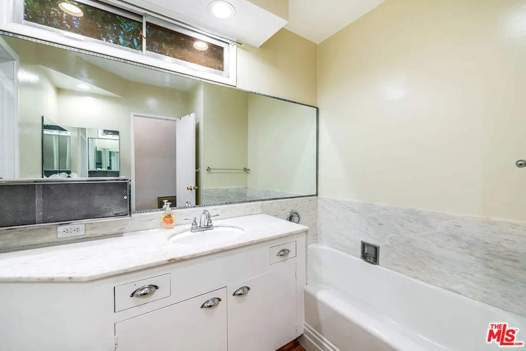 10435 Whipple Street, North Hollywood, California 91602 home-pic-16
