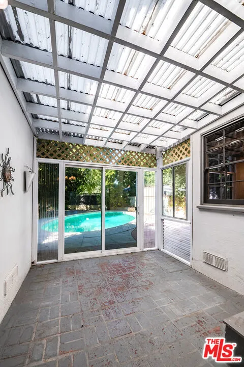 10435 Whipple Street, North Hollywood, California 91602 home-pic-18