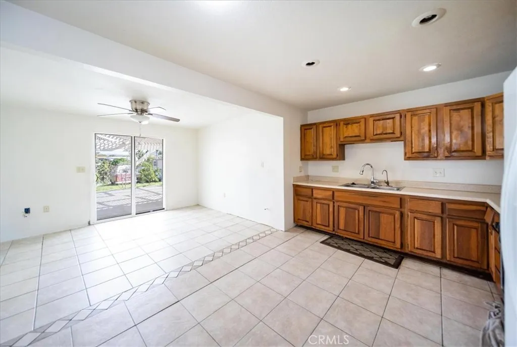 811 Jacumba, San Diego, California 92114 home-pic-10