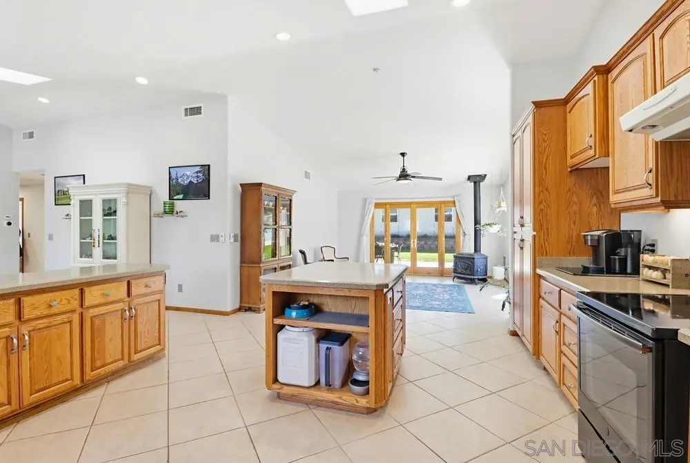 359 Galloway Valley Rd, Alpine, California 91901 home-pic-10