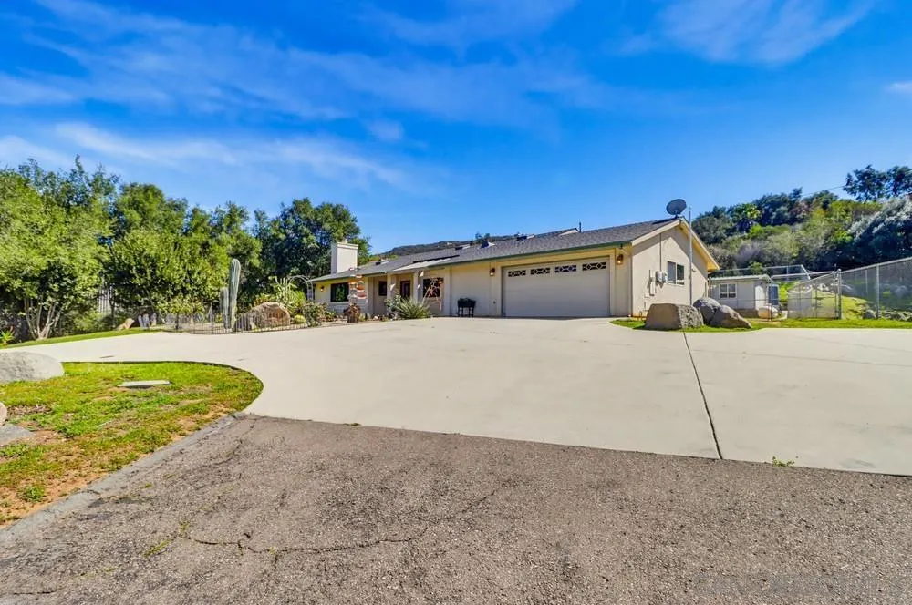 359 Galloway Valley Rd, Alpine, California 91901 home-pic-3