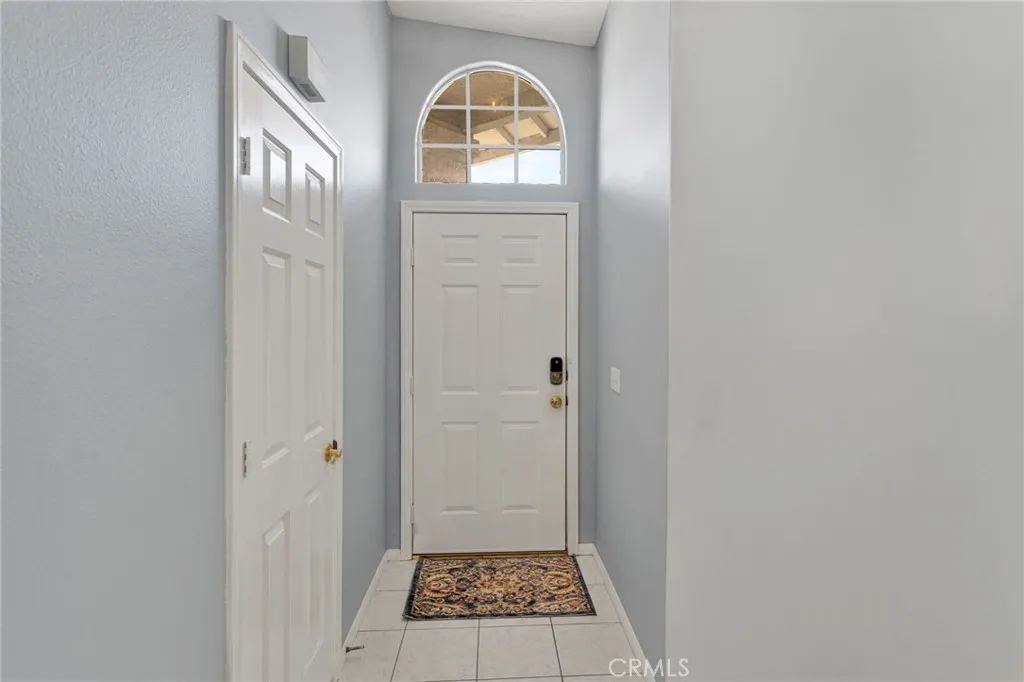 13900 Spring Valley Parkway, Victorville, California 92395 home-pic-4