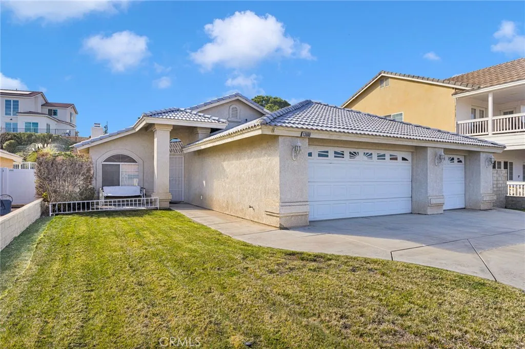 13900 Spring Valley Parkway, Victorville, California 92395 home-pic-3