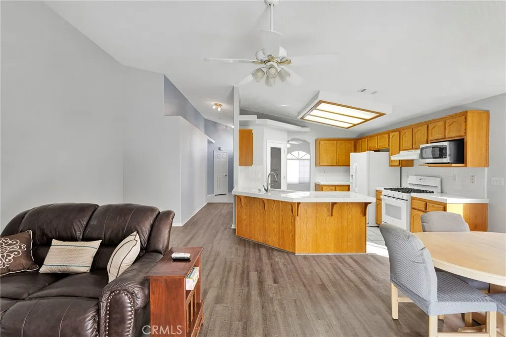 13900 Spring Valley Parkway, Victorville, California 92395 home-pic-15